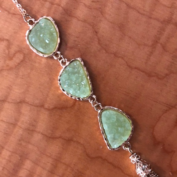 Green Hanging Rock and Tassel Necklace - Picture 4 of 6